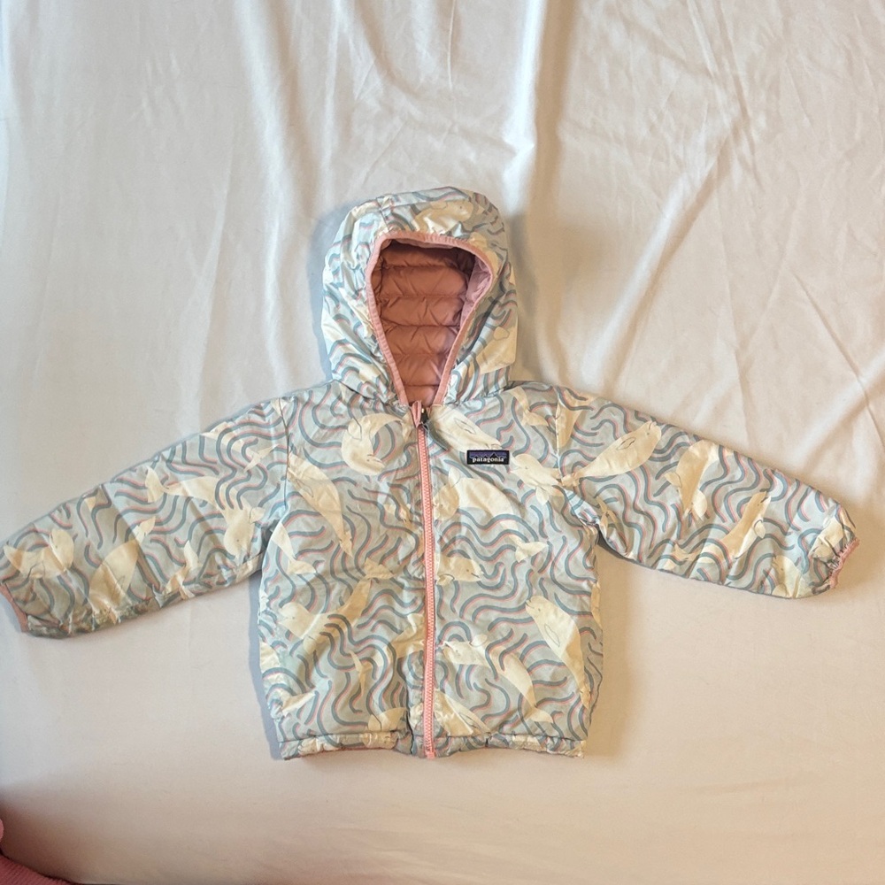 Patagonia Reversable Down Sweater Hoody - size 4T